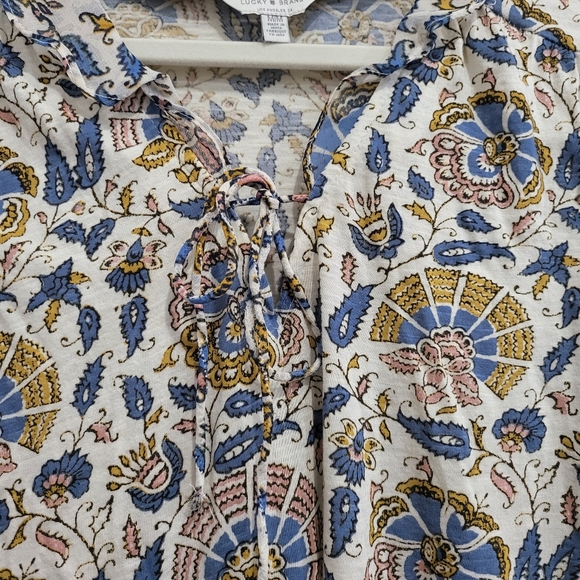 Lucky Brand Size Med Top - Picture 5 of 7